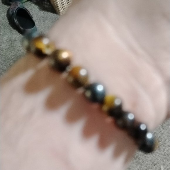 Elegant Beaded Bracelet with Charm - Picture 2 of 2